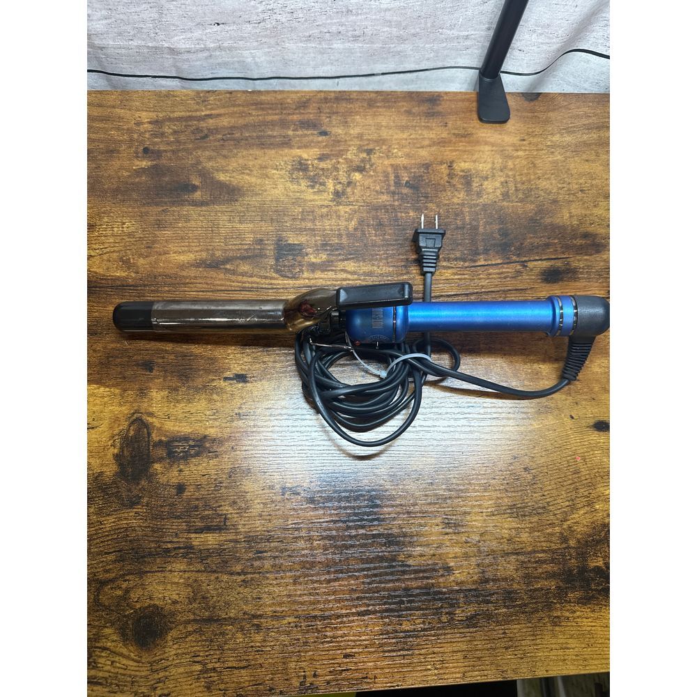 Hot Shot Curling Iron Model S6510165‎